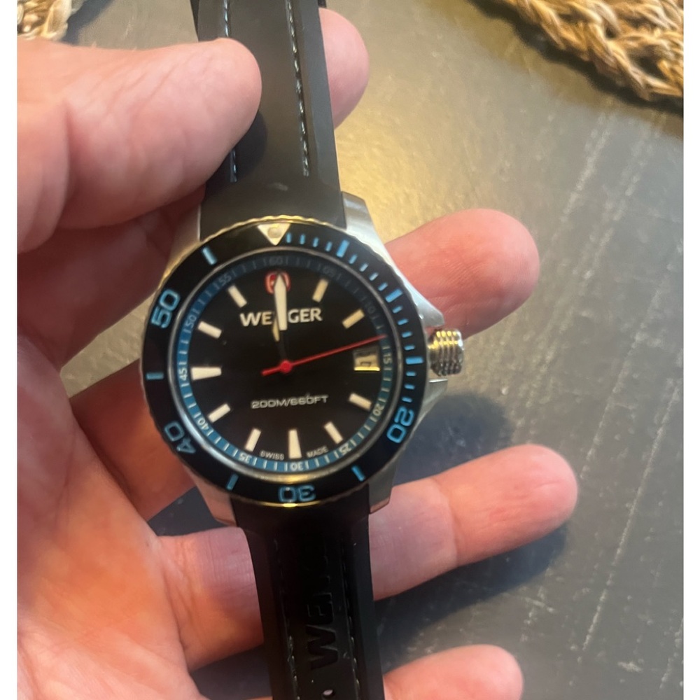 Unisex  Wenger dive Watch. Screw down crown & a sapphire crystal